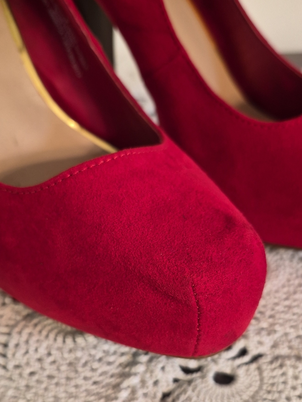 💐Mossimo Cherry Red Faux Suede Mary Jane Platform Pumps Sz 9 - Picture 3 of 11